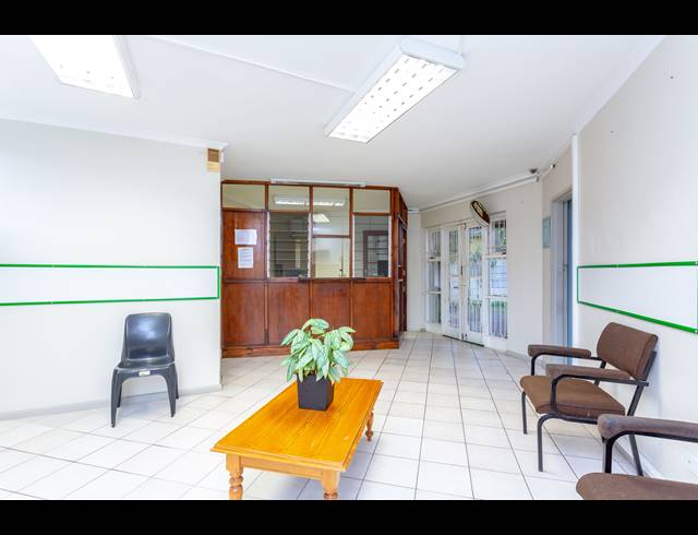 160M² OFFICE TO LET IN MOWBRAY